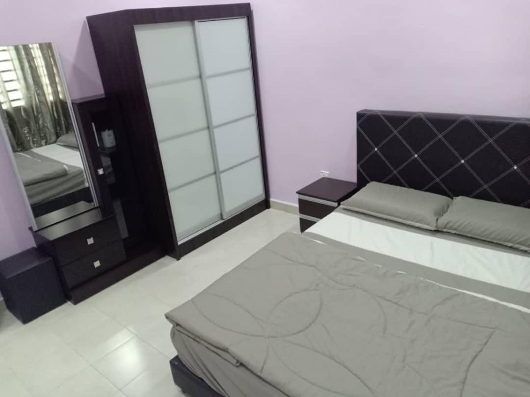 Villa Purple Townhouse 3R2B Wifi Sekinchan Exterior foto